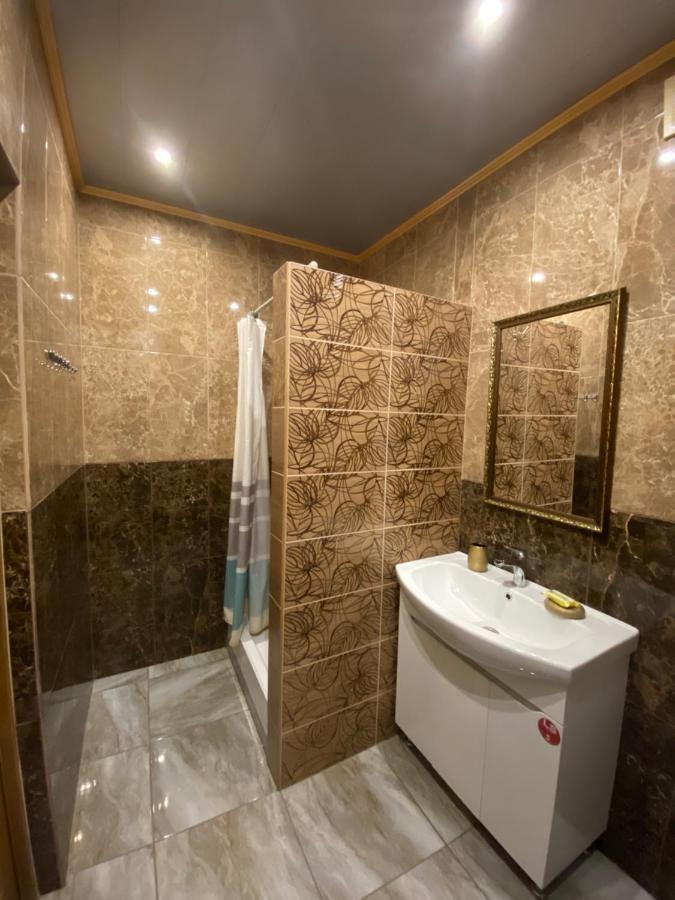 Апартаменты ул. Роксоланы , 16 центр 300 м. до бювета новый дом 2018 года Трускавец Экстерьер фото